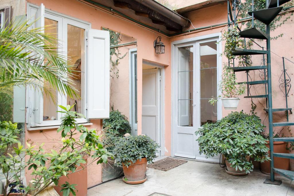 Monti Secret Garden Apartment โรม ภายนอก รูปภาพ