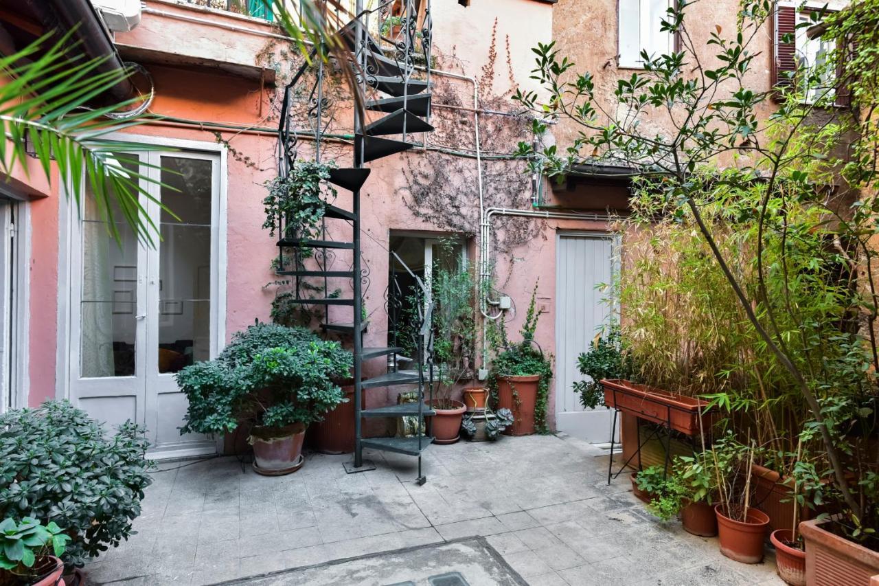 Monti Secret Garden Apartment โรม ภายนอก รูปภาพ