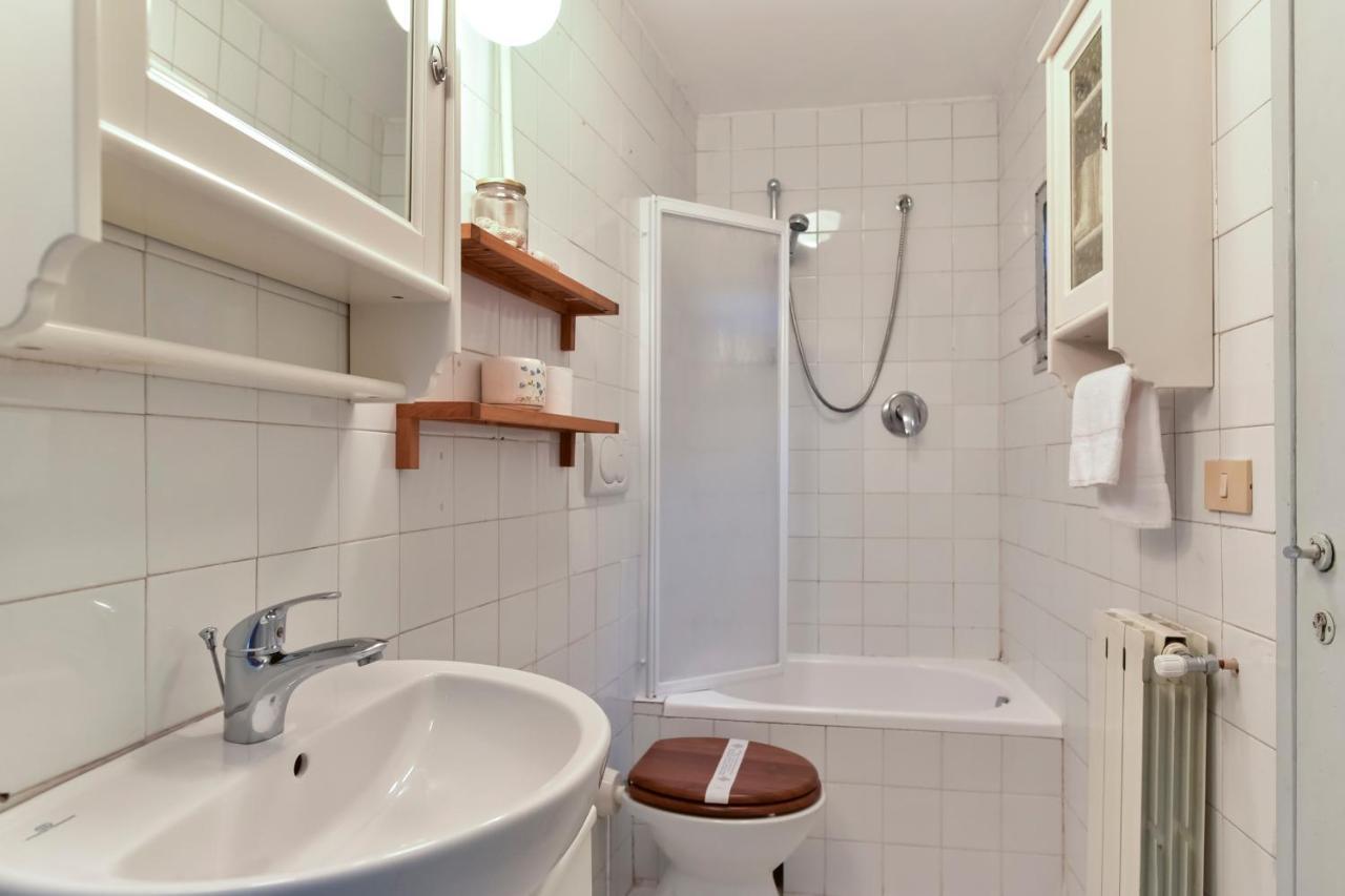 Monti Secret Garden Apartment โรม ภายนอก รูปภาพ